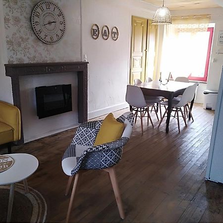 Appartement Cozy Dans Maison Privee Tauves Екстериор снимка