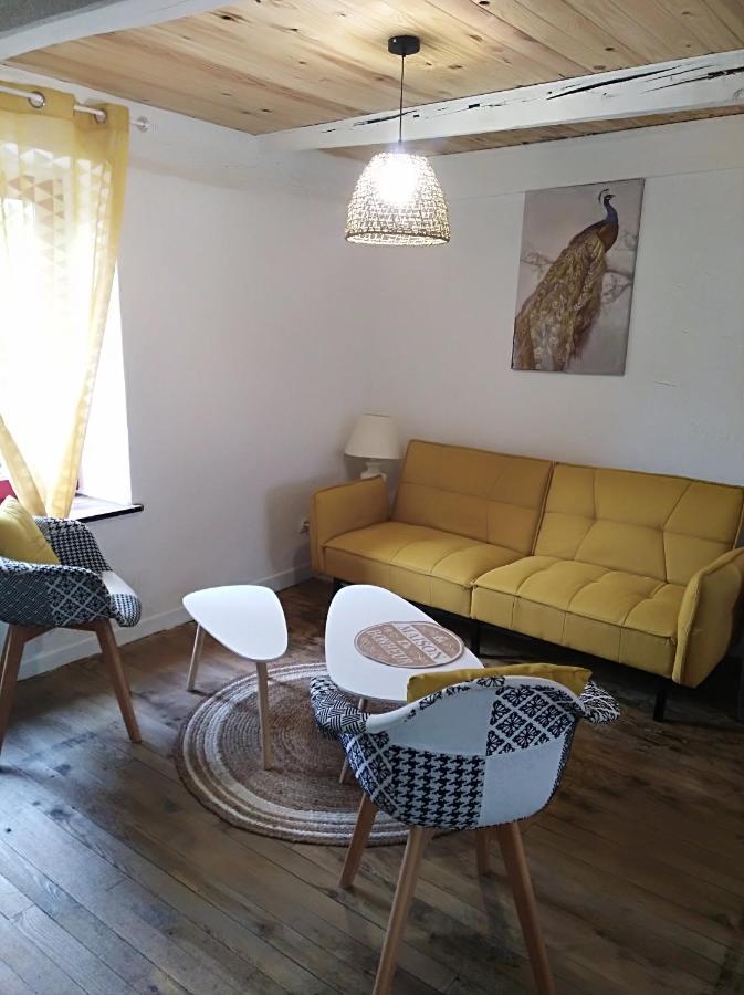 Appartement Cozy Dans Maison Privee Tauves Екстериор снимка