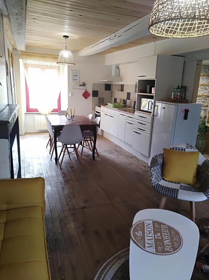 Appartement Cozy Dans Maison Privee Tauves Екстериор снимка