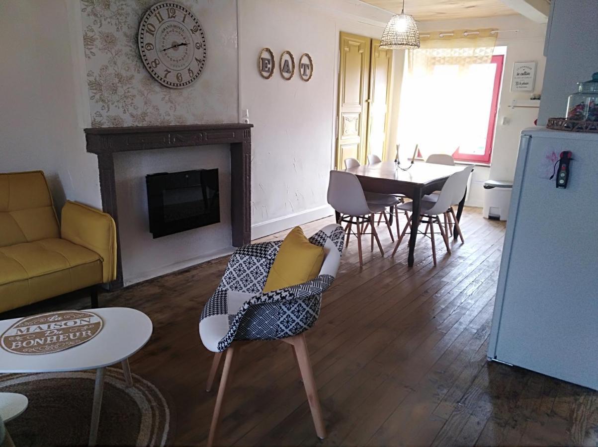 Appartement Cozy Dans Maison Privee Tauves Екстериор снимка